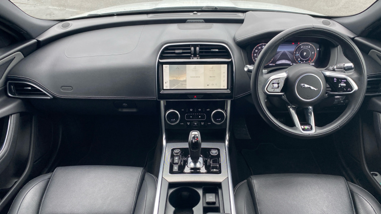 Jaguar XE 2.0 D200 R-Dynamic SE 4dr Auto Diesel Saloon